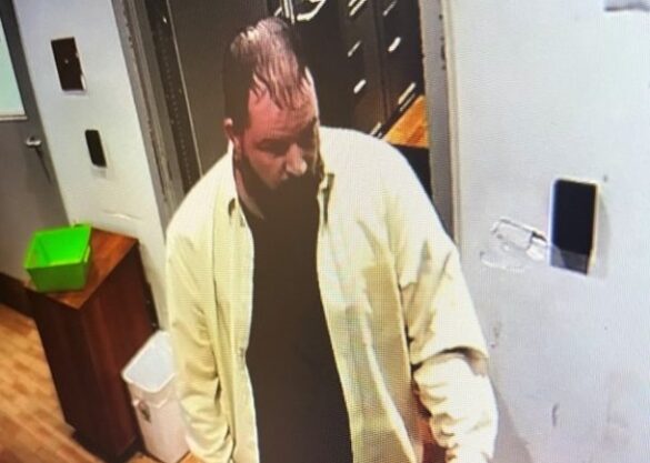 man with murder and violence history escapes