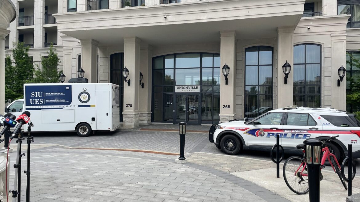 man dies police shooting Markham condo stabbing