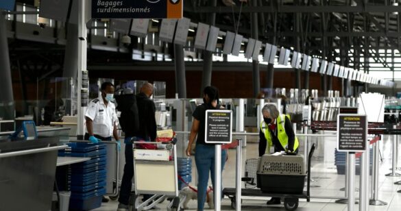 Bomb threats Canadian airports